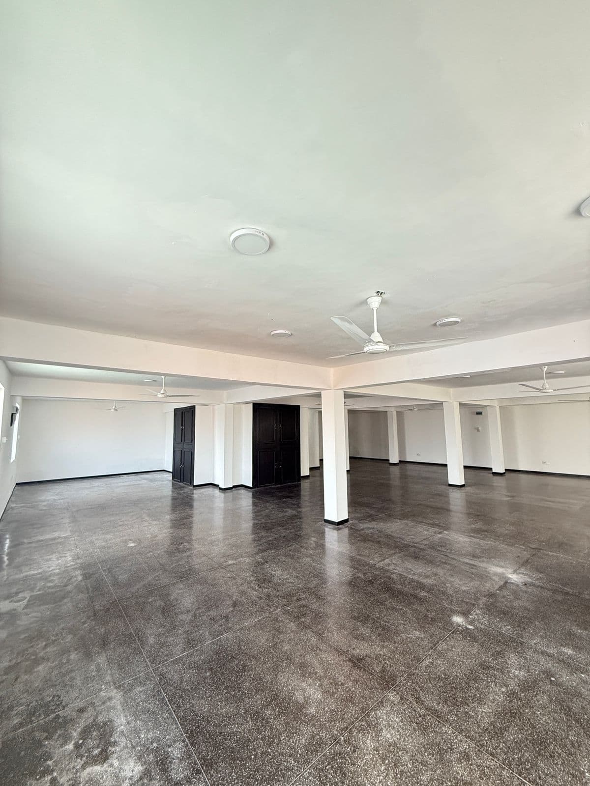 Five-Storey Commercial Building for Rent